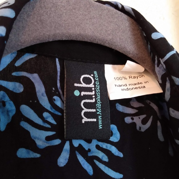 MakingItBig Rayon Button-Up Batik Shirt - Picture 3 of 3